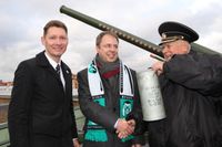 Петербург сверяет часы по Тридцатке