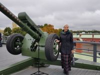 В честь Дня учителя выстрелила пушка Петропавловки